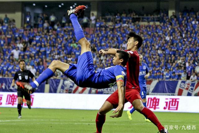 姆巴耶火速进球，曼联憾平巴黎，B费失良机